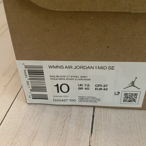 AIR JORDAN 1 MID SE WMNS LIGHT STEEL GREY - Picture 7 of 7